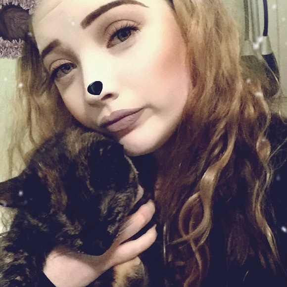 Meet your Posher, Lily - Picture 5 of 8